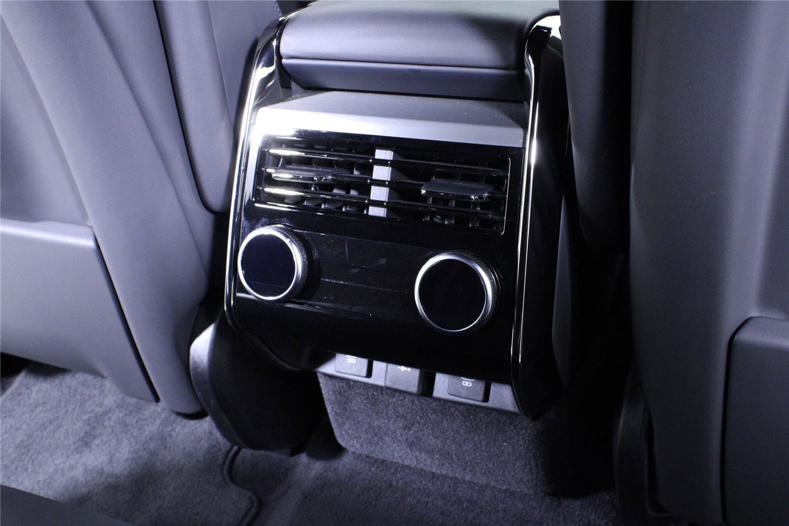 Used 2024 Land Rover Range Rover Sport Dynamic SE AWD/4WD image 16