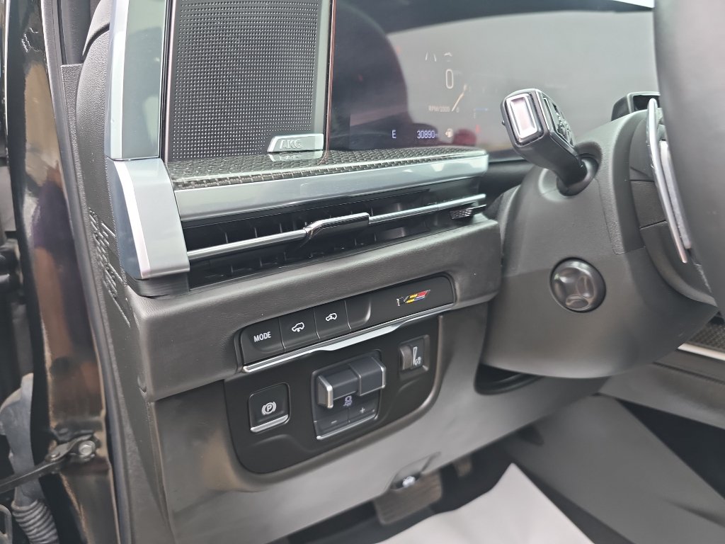 Used 2025 Cadillac Escalade V w/ LPO, Floor Liner Package AWD/4WD image 15