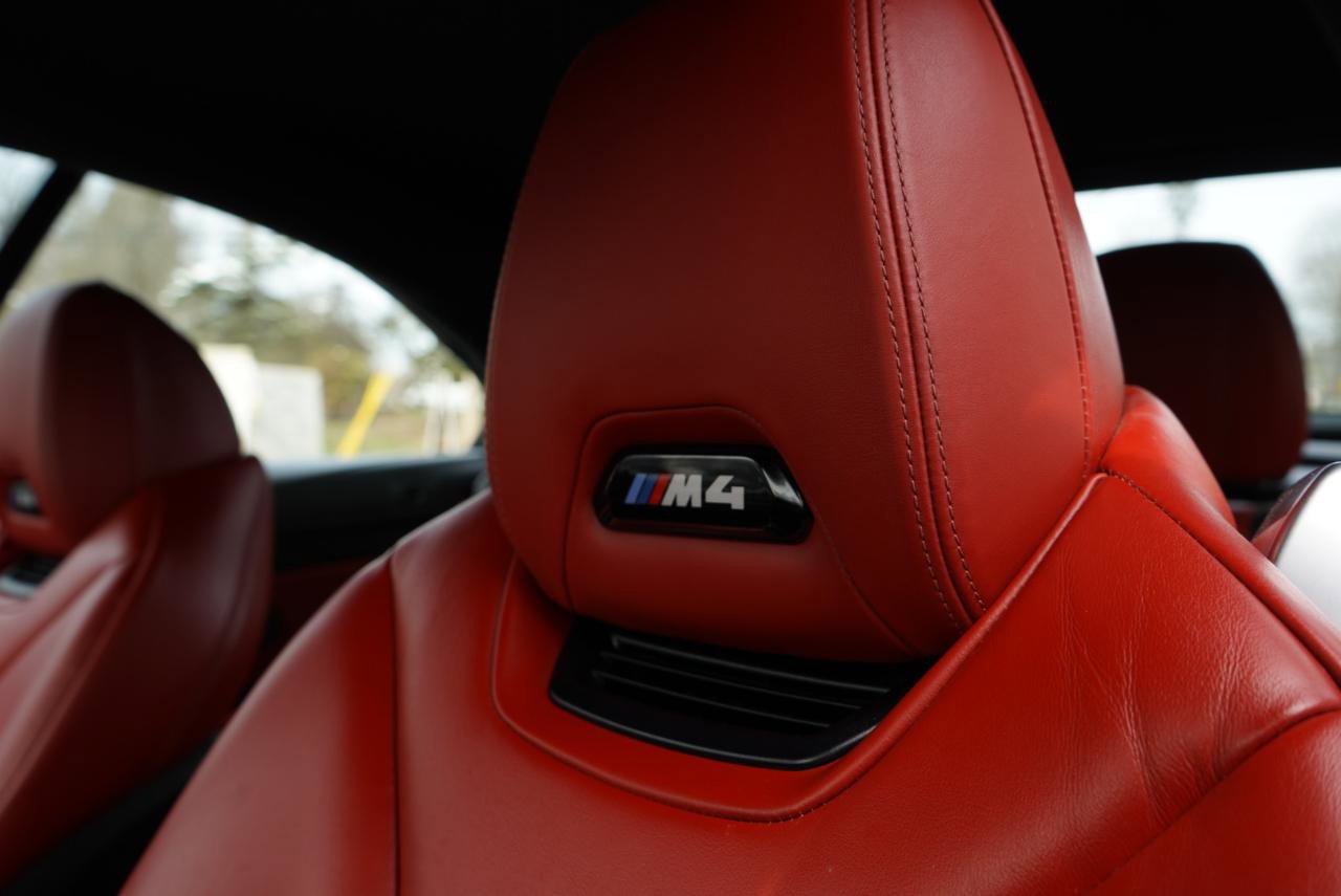 Used 2020 BMW M4 Convertible w/ Executive Package image 22