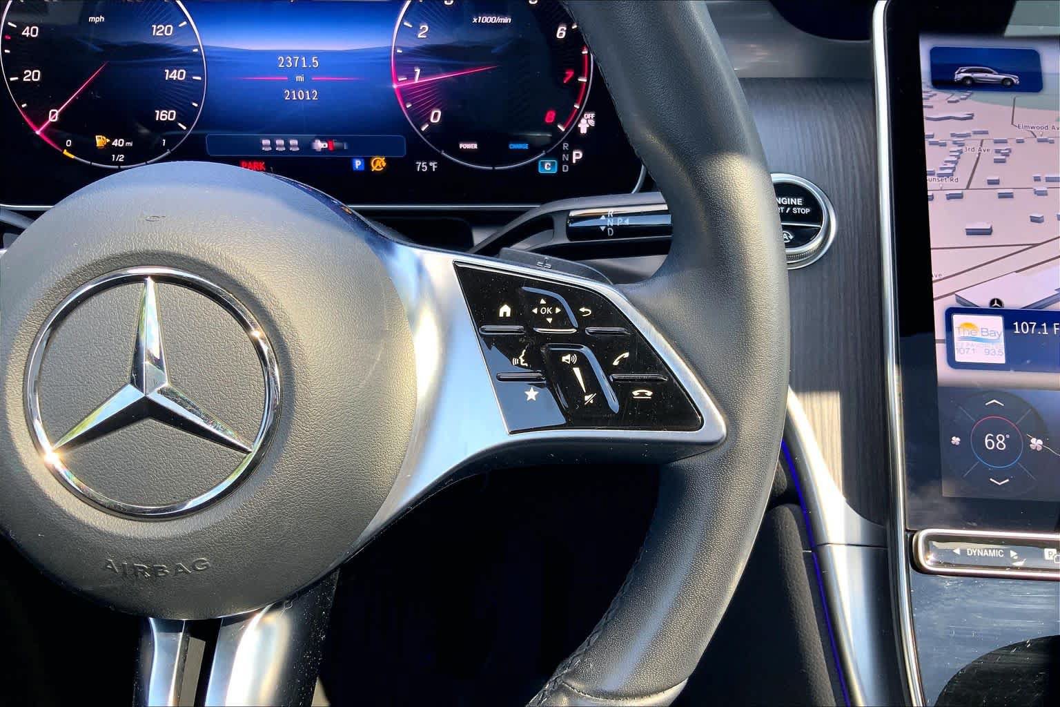 Used 2025 Mercedes-Benz GLC 300 4MATIC image 25