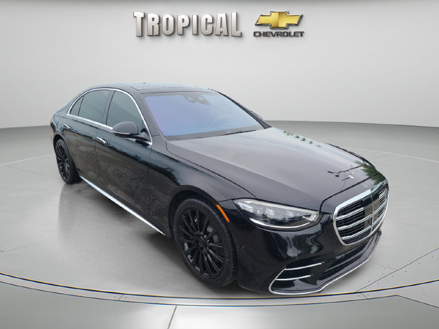 Used 2022 Mercedes-Benz S 580 4MATIC Sedan w/ AMG Line Package image 14