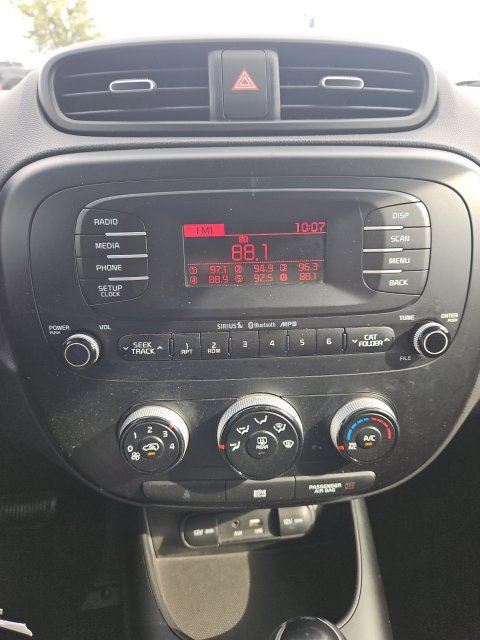 Used 2015 Kia Soul FWD image 12