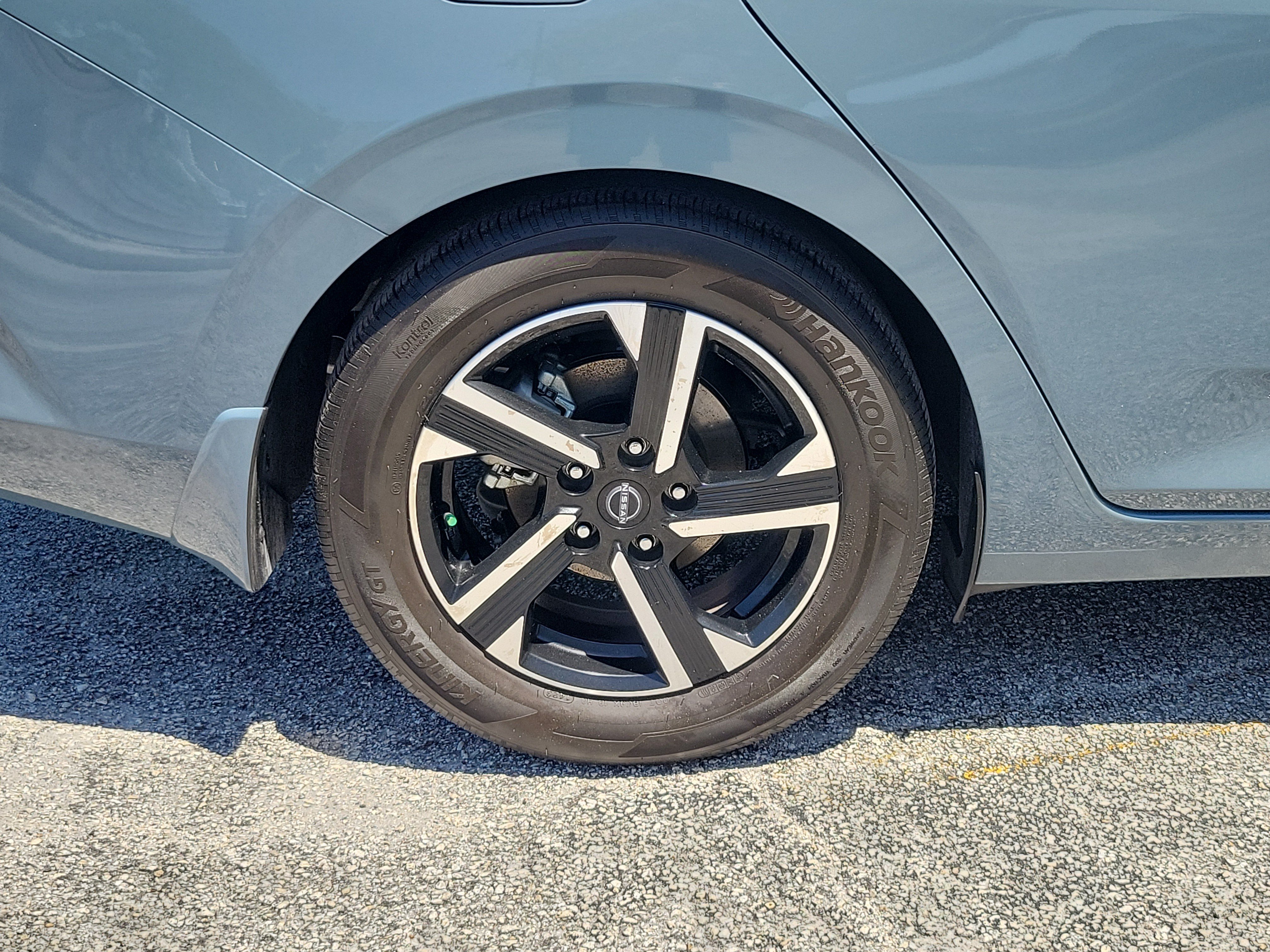 Used 2024 Nissan Sentra SV FWD image 5