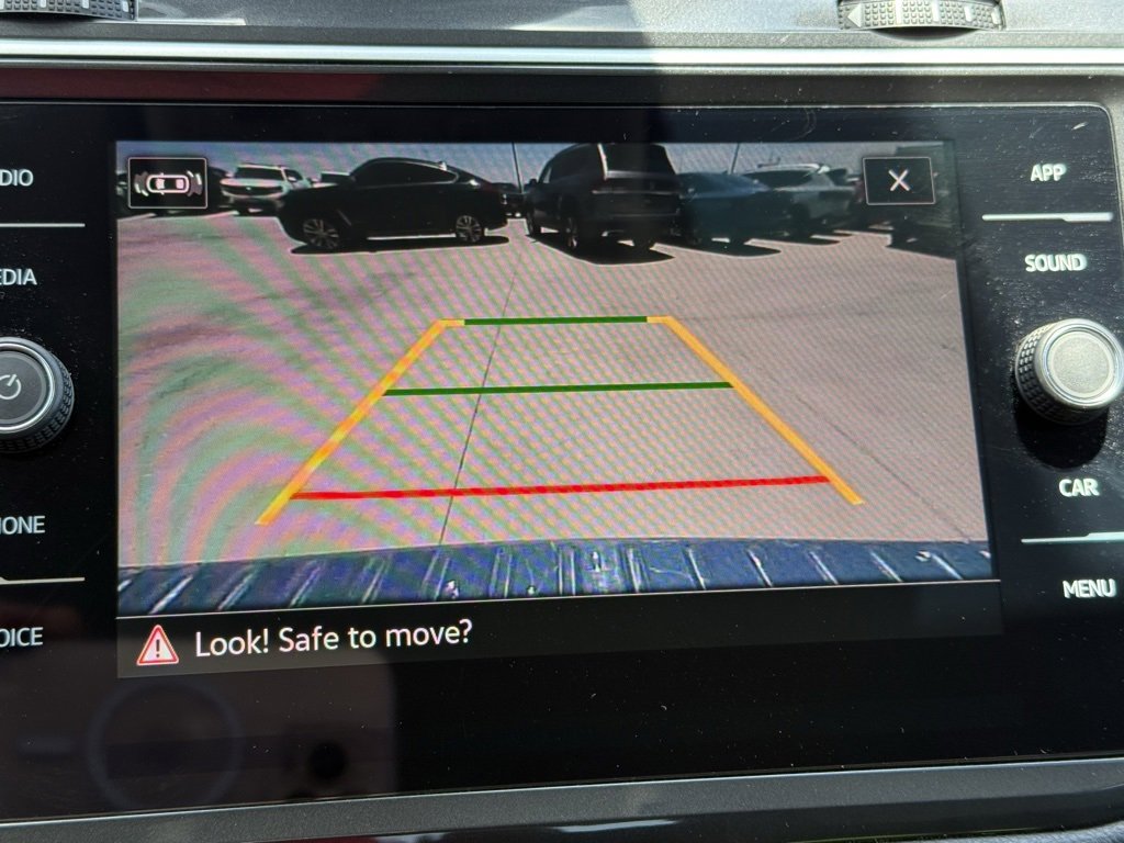 Certified 2024 Volkswagen Tiguan SE image 10