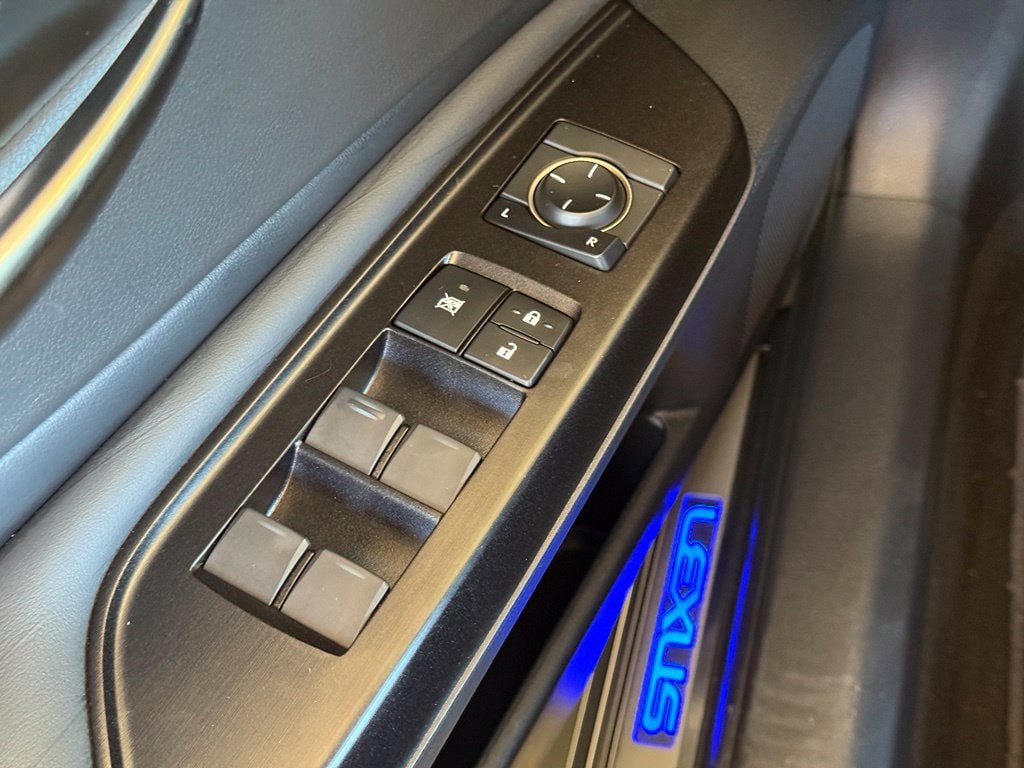 Used 2019 Lexus ES 300h w/ Accessory Package FWD image 29
