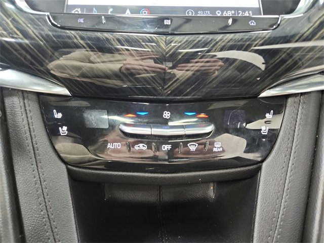 Used 2020 Cadillac XT6 Premium Luxury image 35