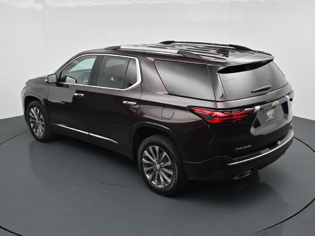 Used 2023 Chevrolet Traverse Premier FWD image 22