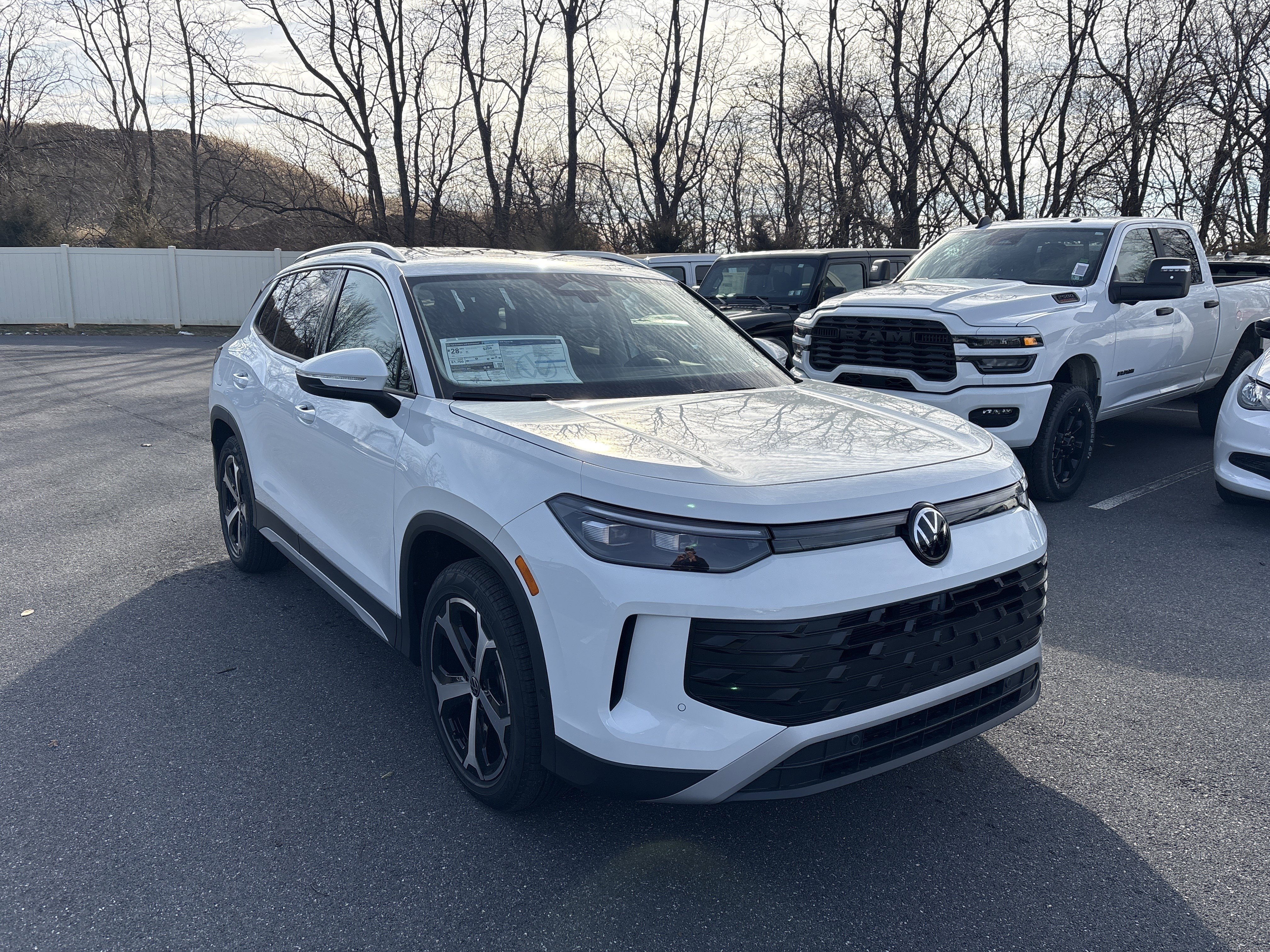 New 2026 Volkswagen Tiguan SE image 3