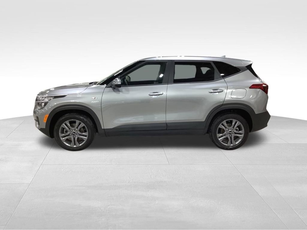 Certified 2023 Kia Seltos LX image 10