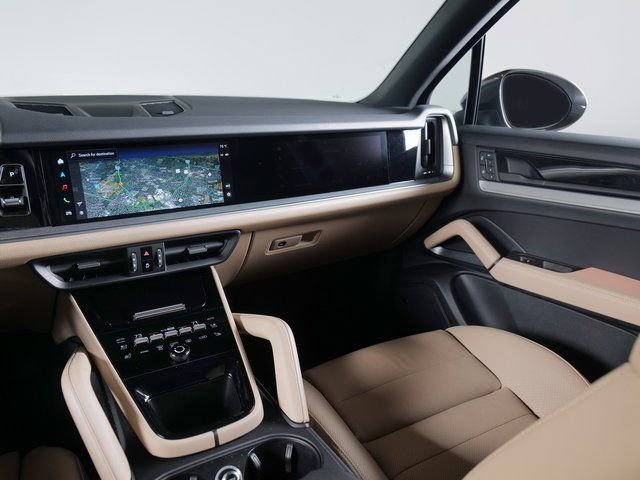 Certified 2026 Porsche Cayenne image 4