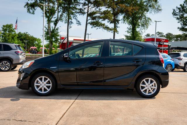 Used 2017 Toyota Prius C One FWD image 2