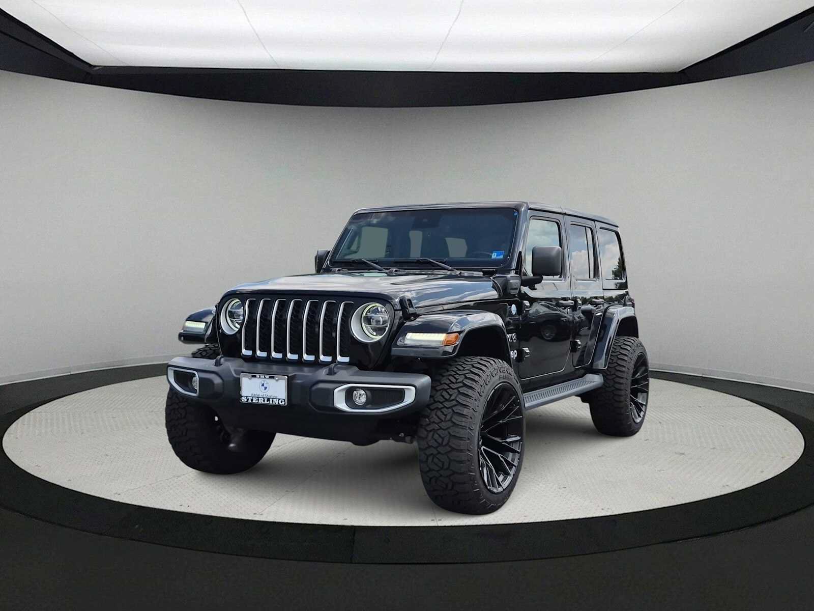 Used 2021 Jeep Wrangler Unlimited Sahara w/ Cold Weather Group AWD/4WD image 4
