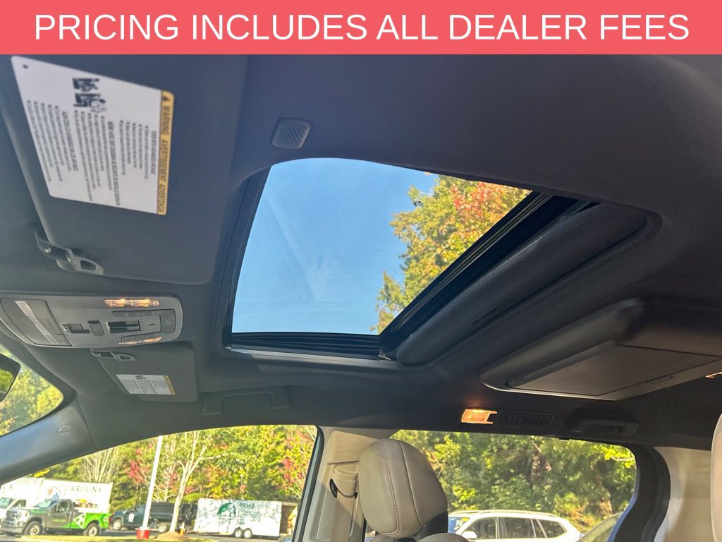 Used 2021 Toyota Sienna Limited FWD image 18