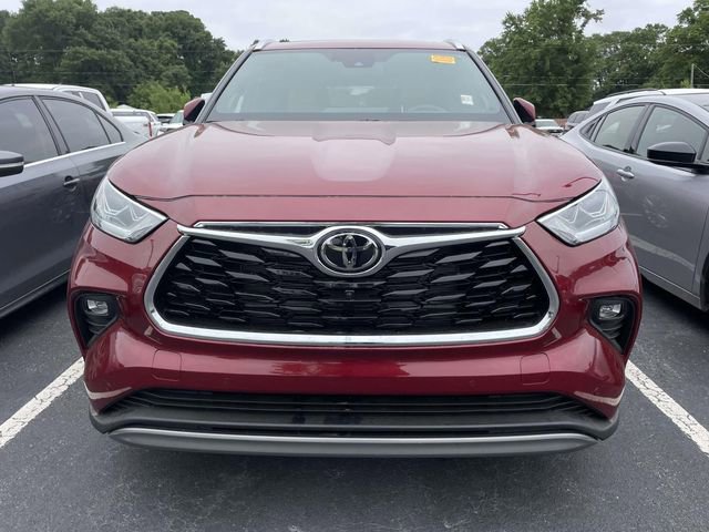 Used 2026 Toyota Highlander Platinum AWD/4WD image 2