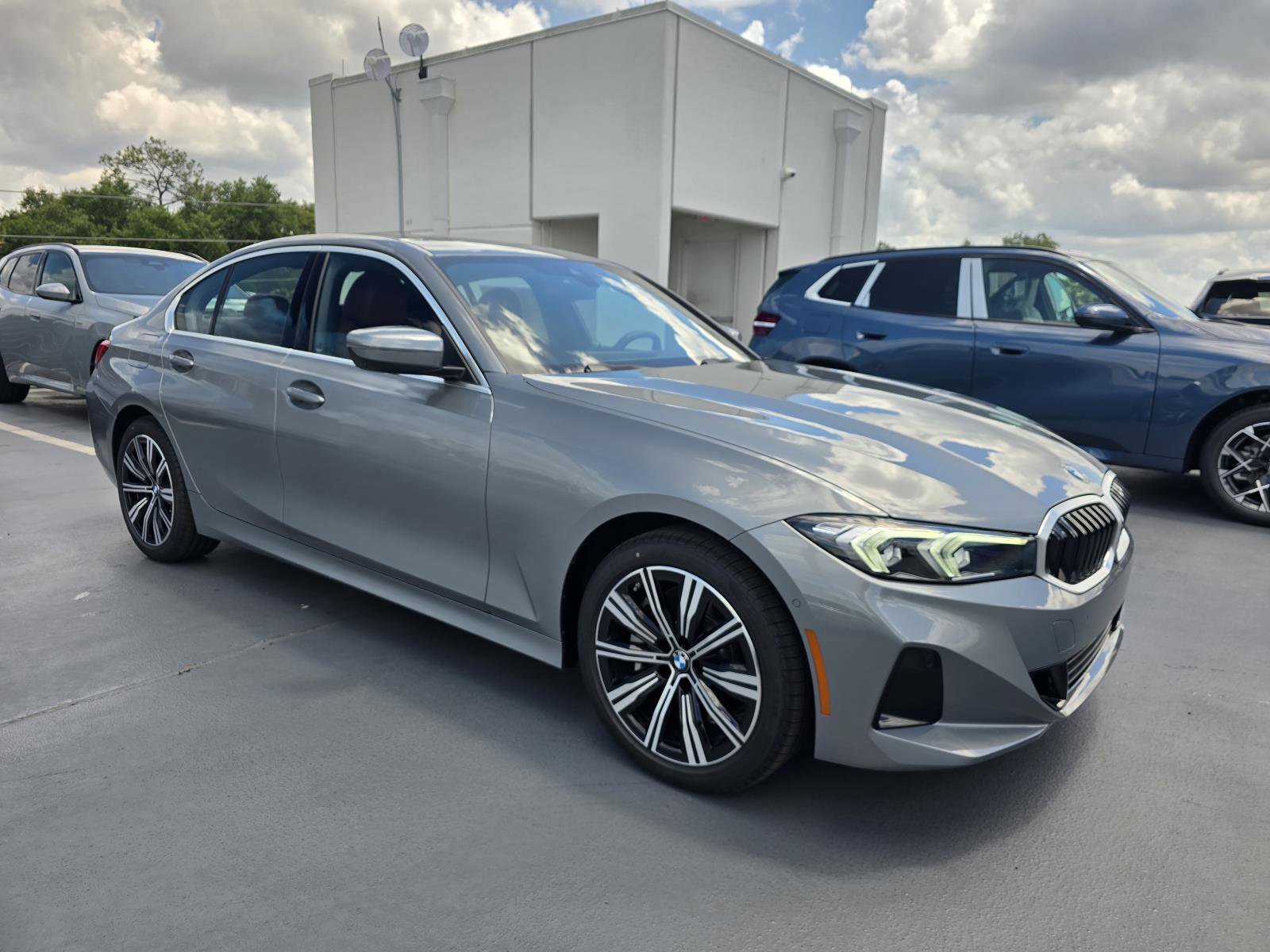 New 2026 BMW 330i Sedan w/ Convenience Package RWD image 7