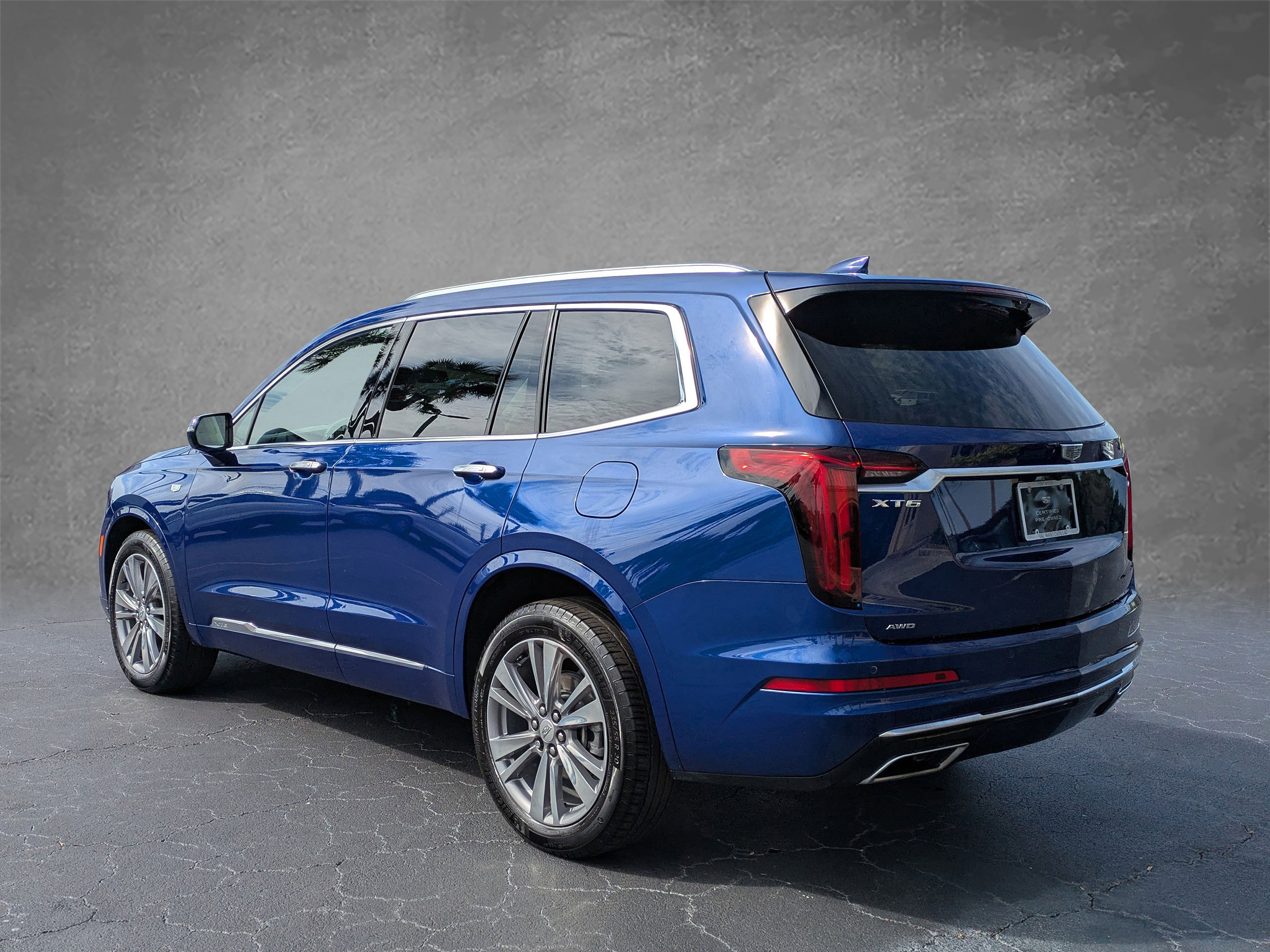 Certified 2024 Cadillac XT6 Premium Luxury image 4