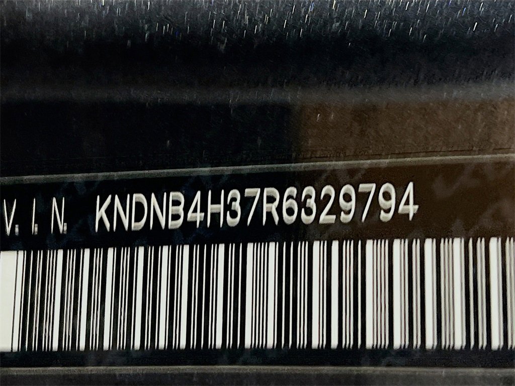 Used 2024 Kia Carnival LX image 34