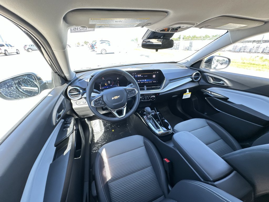 New 2026 Chevrolet Trax LT w/ LT Convenience Package FWD image 19