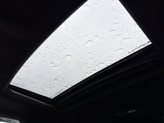 Used 2022 Chevrolet Silverado 1500 High Country w/ Technology Package AWD/4WD image 24