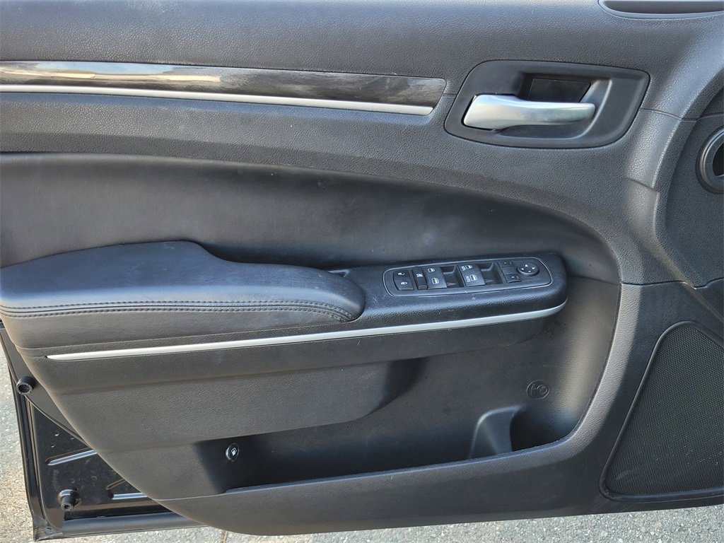 Used 2022 Chrysler 300 Touring L image 15