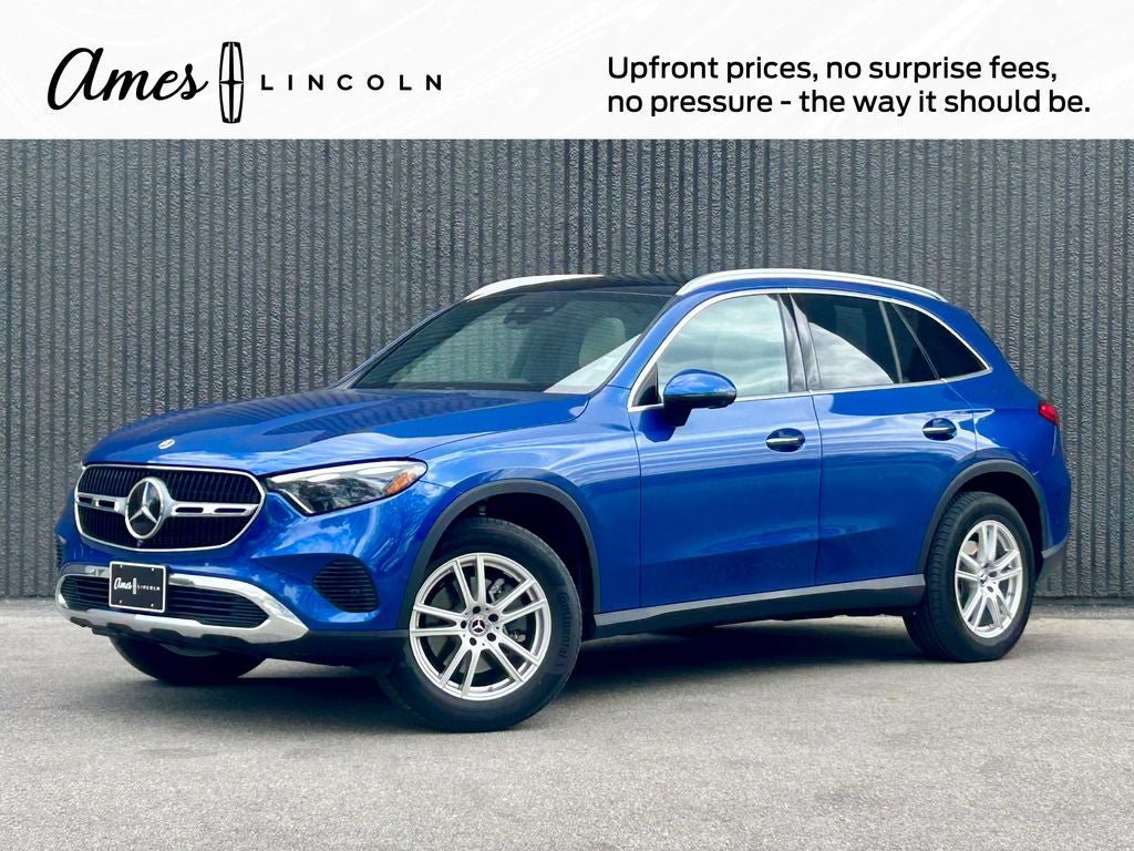 Used 2024 Mercedes-Benz GLC 300 4MATIC image 1