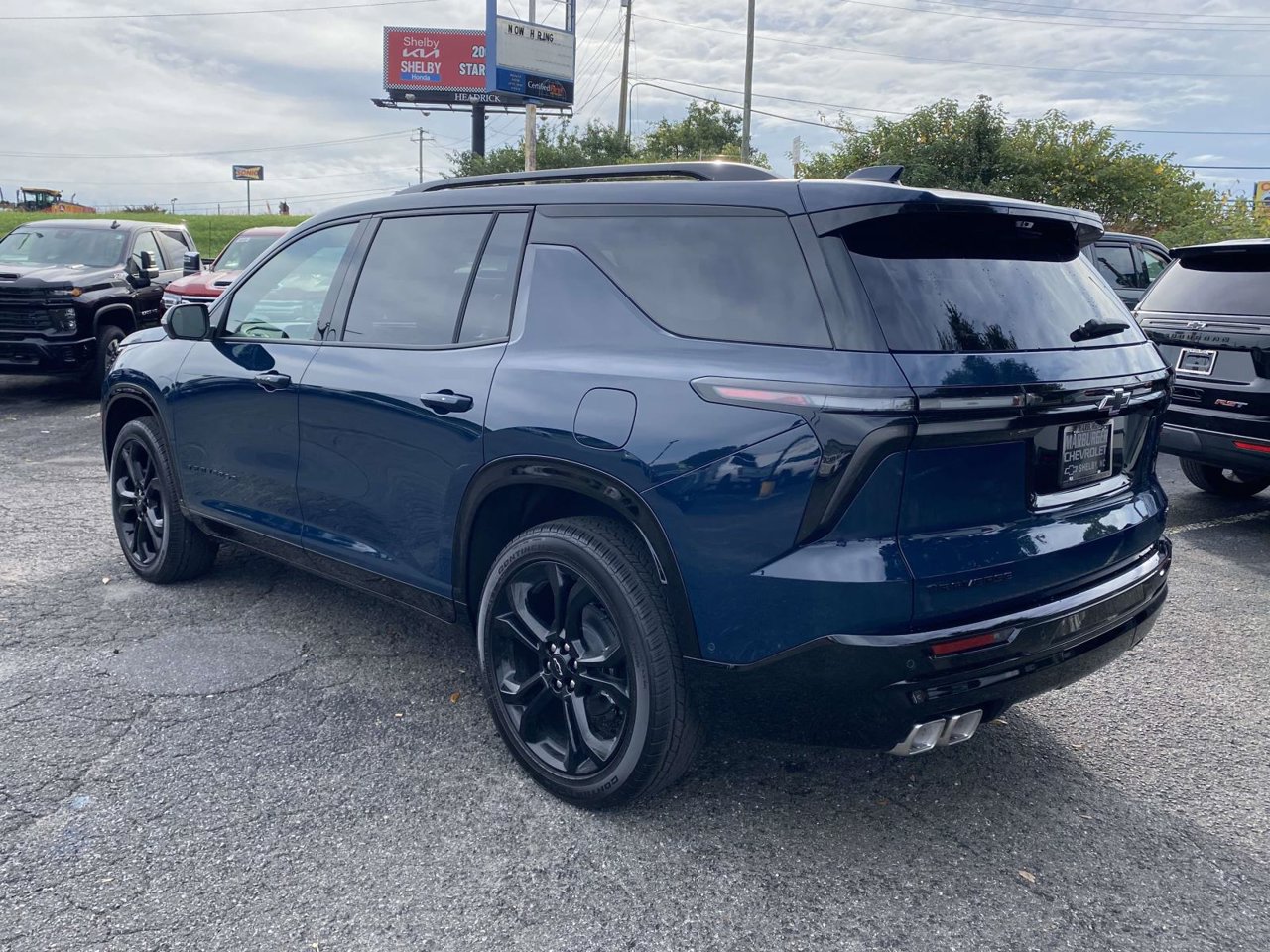 New 2027 Chevrolet Traverse RS FWD image 4