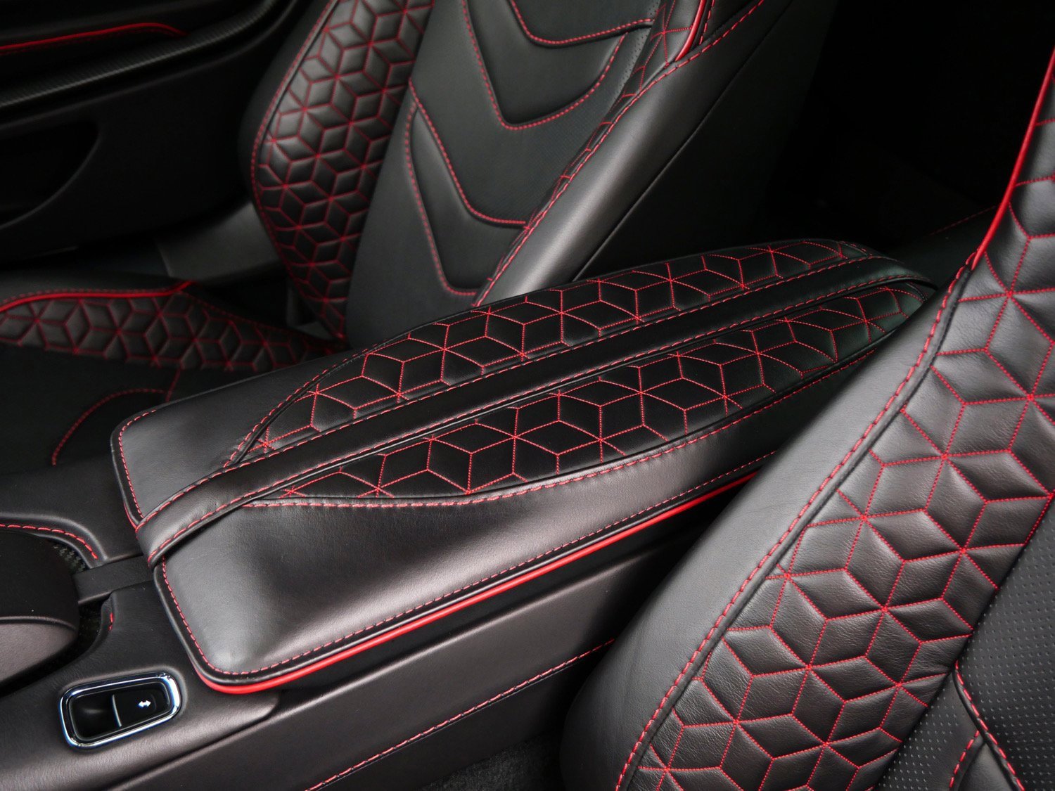 Used 2019 Aston Martin DBS Superleggera image 30