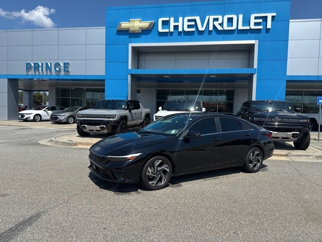 Used 2024 Hyundai Elantra SEL w/ Convenience Package