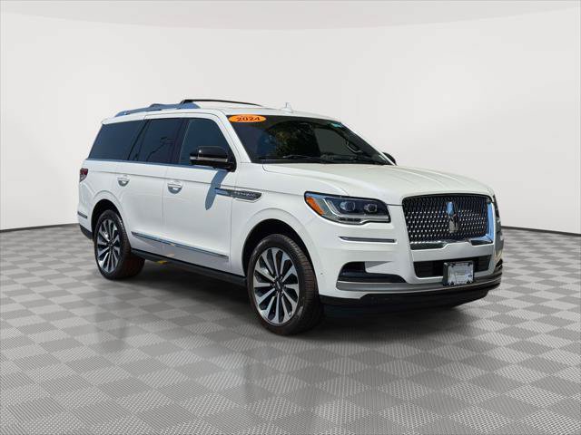 Certified 2024 Lincoln Navigator Reserve AWD/4WD image 1