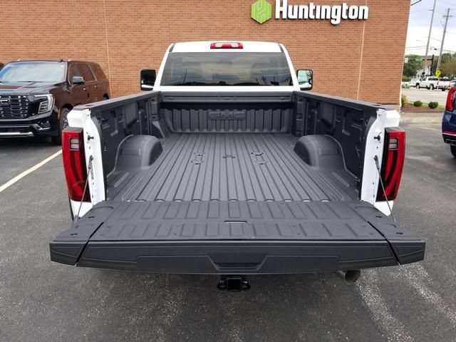New 2026 GMC Sierra 3500 SLE AWD/4WD image 3