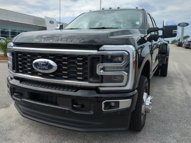 Used 2025 Ford F350 Platinum w/ Platinum Plus Package AWD/4WD image 8
