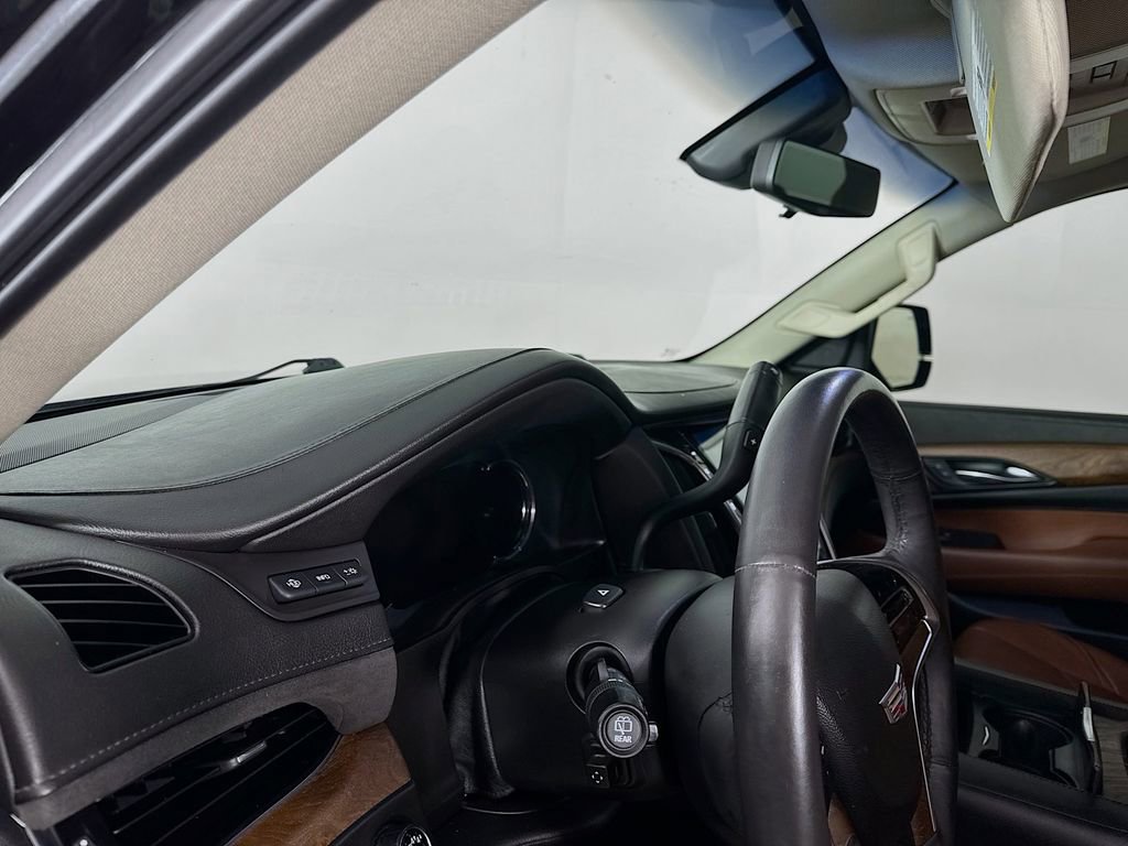 Used 2017 Cadillac Escalade Premium Luxury image 9