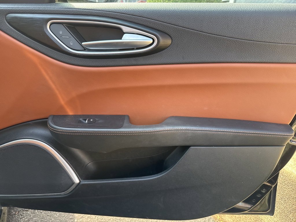 Used 2018 Alfa Romeo Giulia AWD image 58