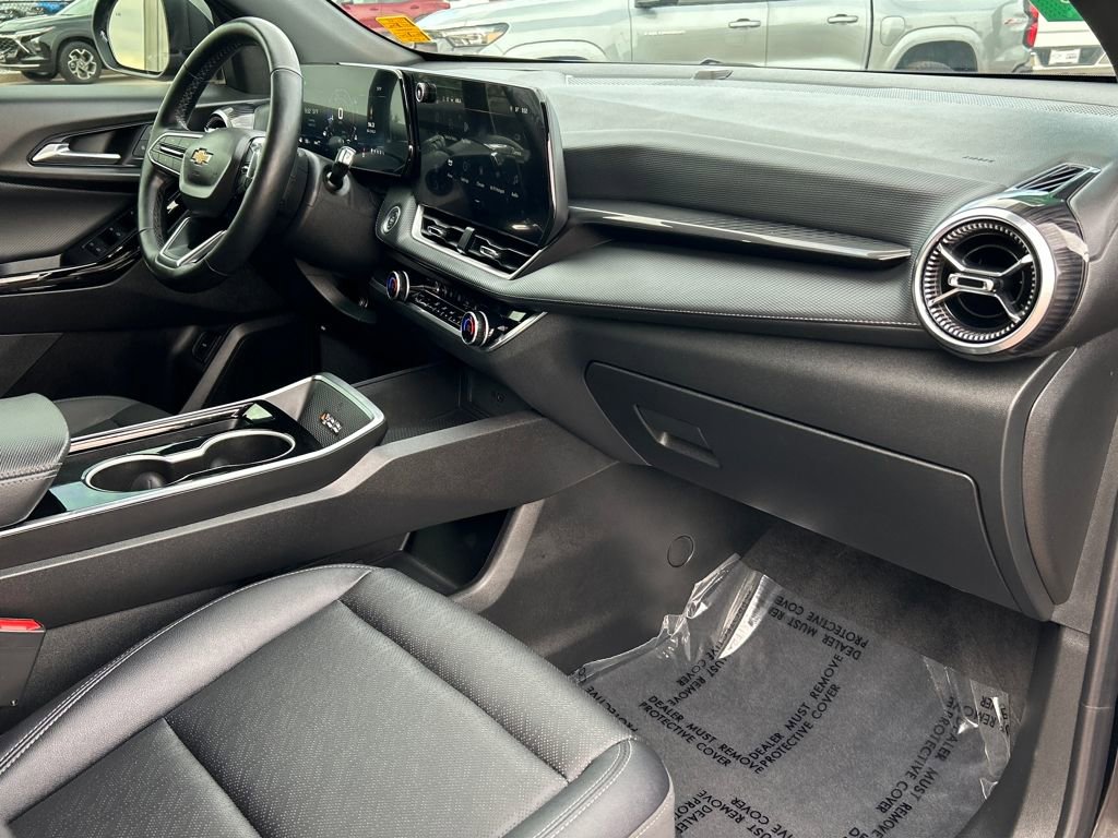 Used 2025 Chevrolet Equinox LT w/ Convenience Package II image 8