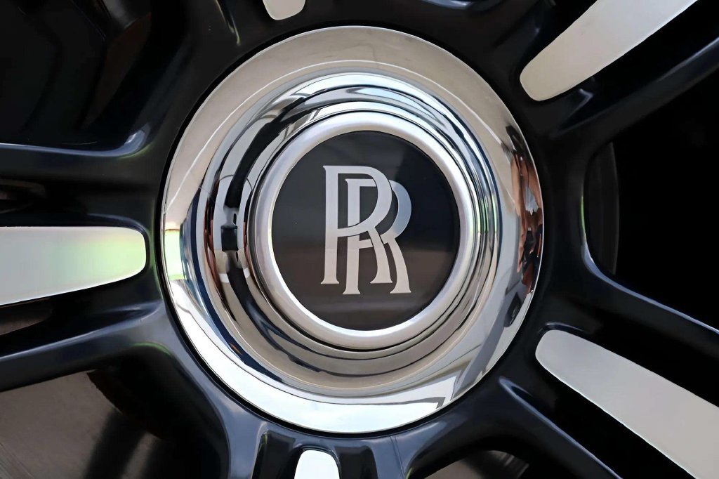 Used 2015 Rolls-Royce Wraith RWD image 17