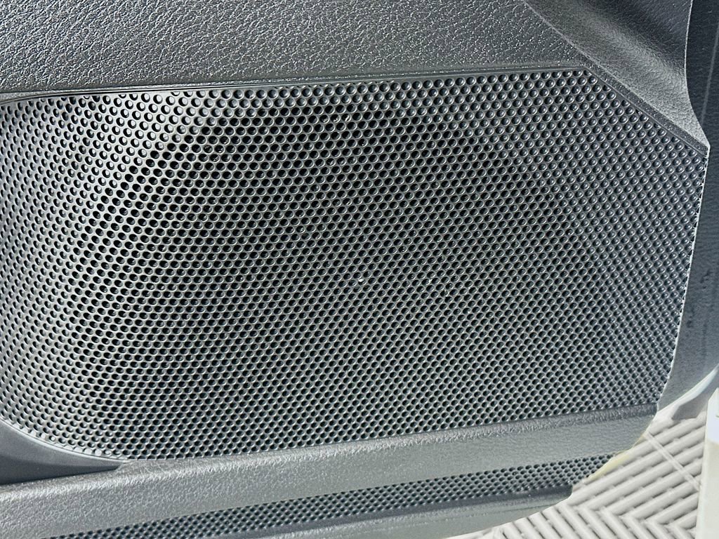 Used 2022 Toyota Avalon XLE image 18