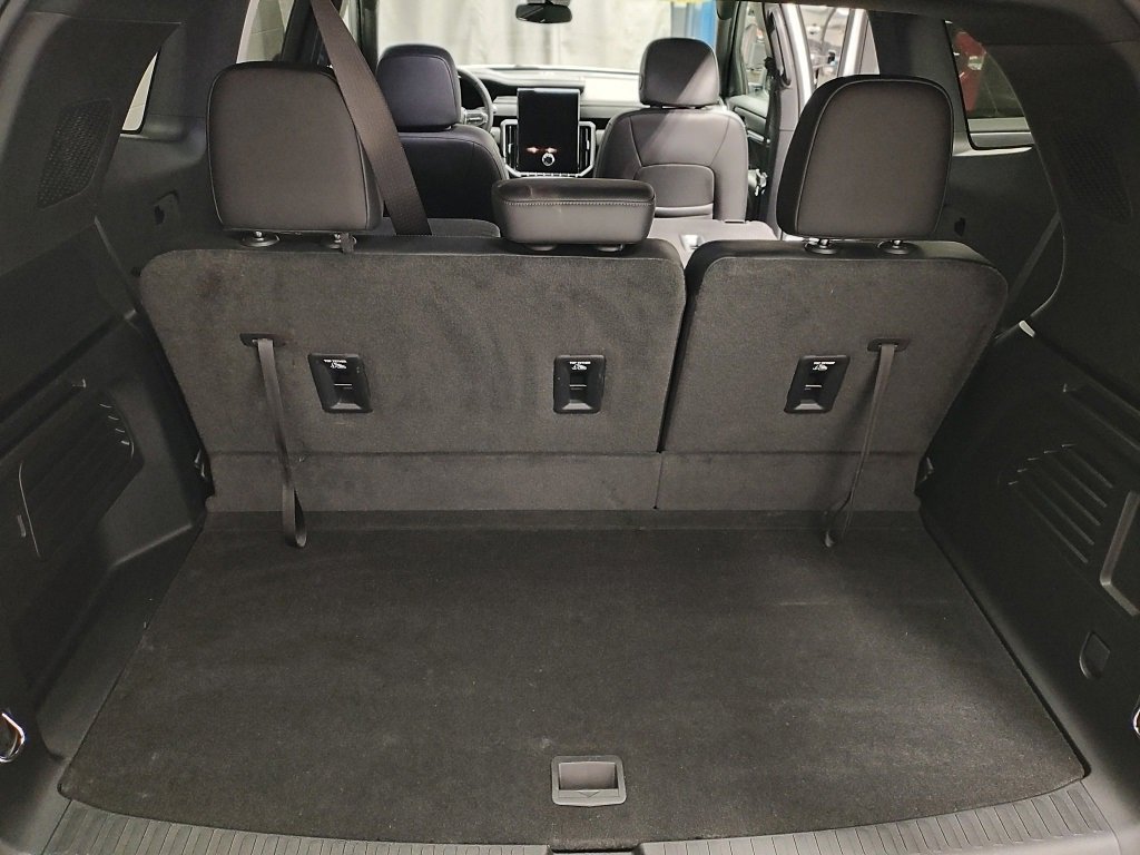 Used 2024 GMC Acadia Elevation w/ Black Edition image 16