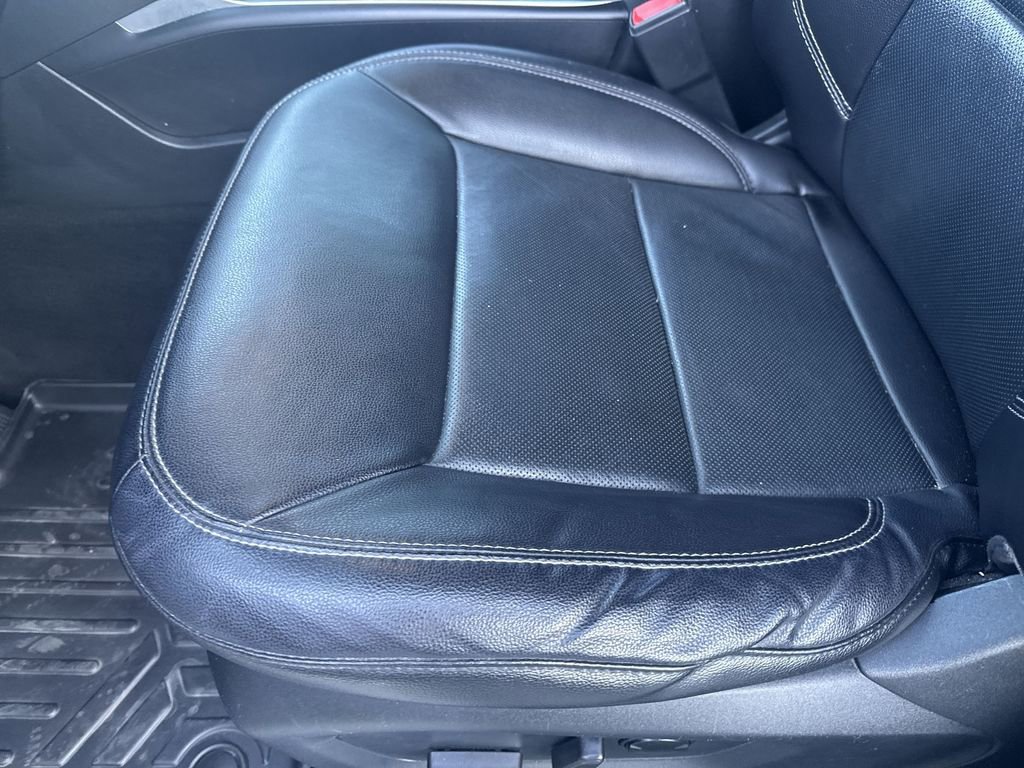 Used 2022 Ford Explorer Limited w/ Equipment Group 301A RWD image 9