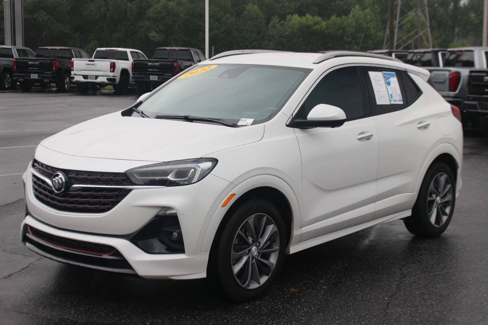 Used 2022 Buick Encore GX Essence w/ Advanced Technology Package FWD image 3