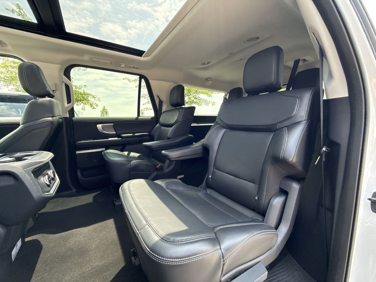 Used 2025 Ford Expedition Max Platinum AWD/4WD image 25