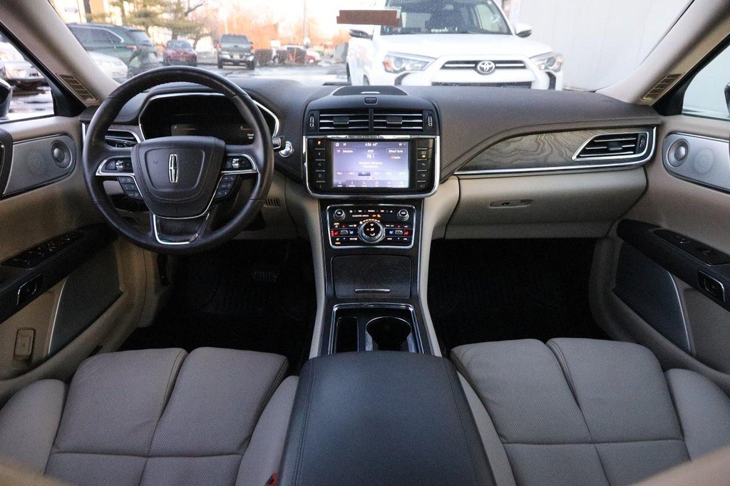 Used 2020 Lincoln Continental Reserve w/ Luxury Package image 21