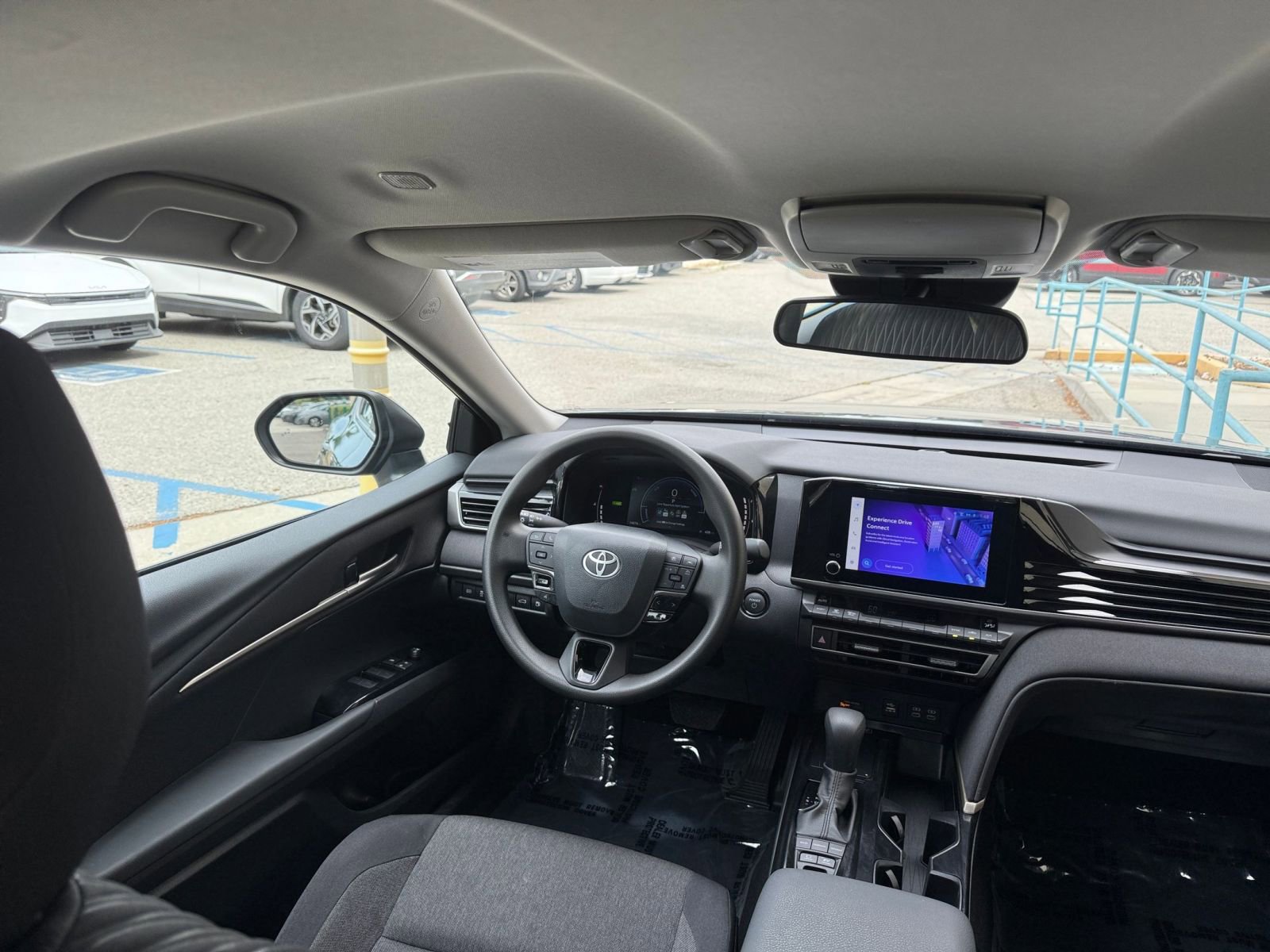 Used 2025 Toyota Camry LE FWD image 33