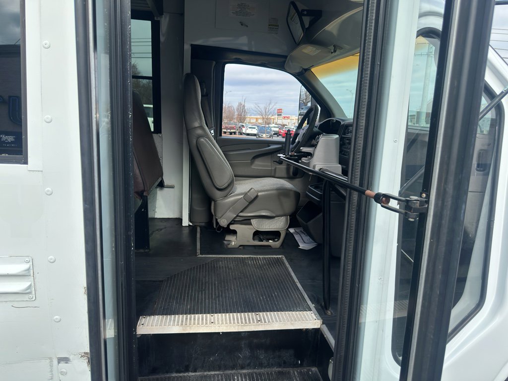 Used 2004 GMC Savana 3500 w/ School Bus Package image 16