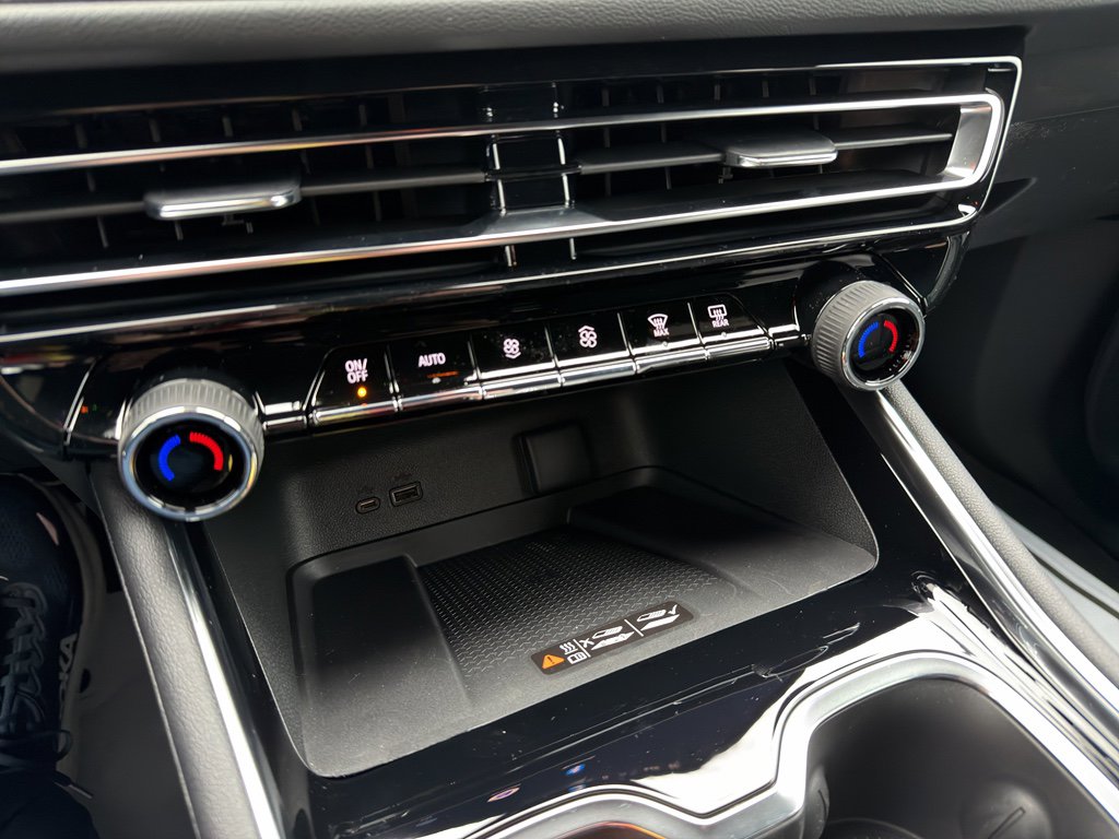 New 2026 Chevrolet Traverse LT image 11