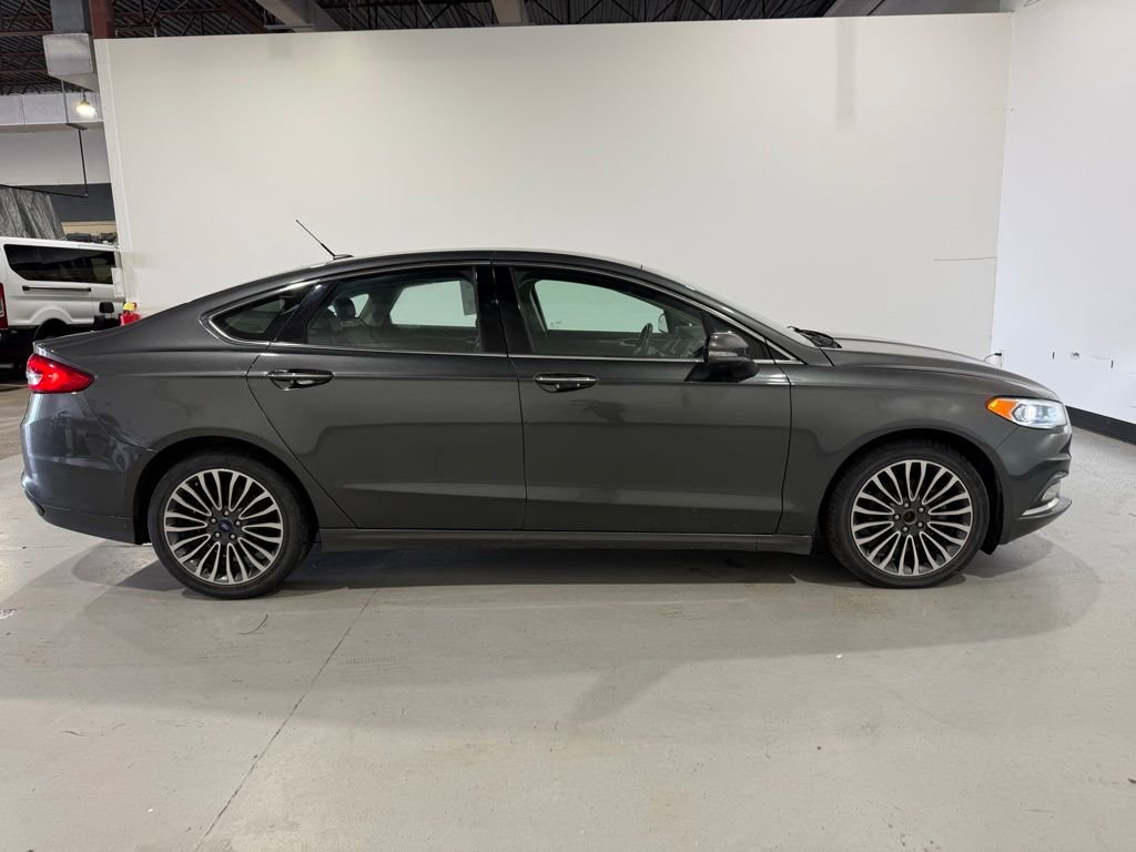 Used 2017 Ford Fusion SE image 5