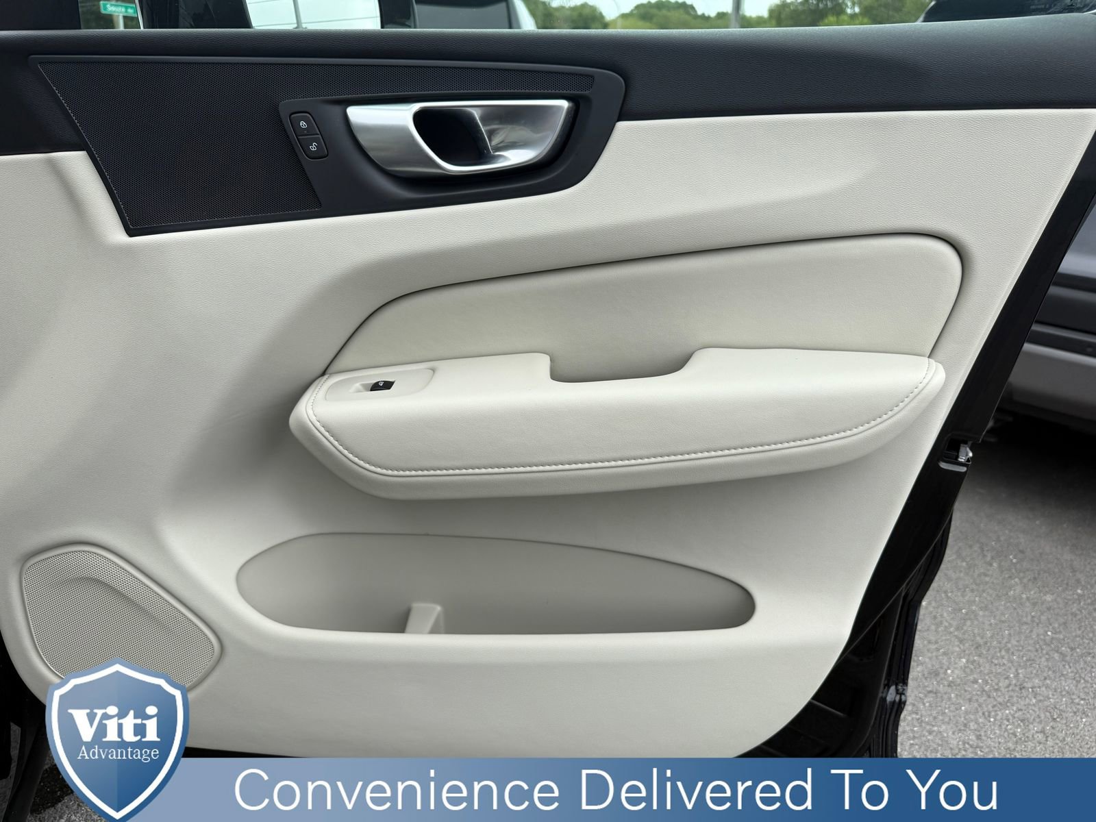 Certified 2024 Volvo XC60 B5 Core w/ Protection Package Premier image 29