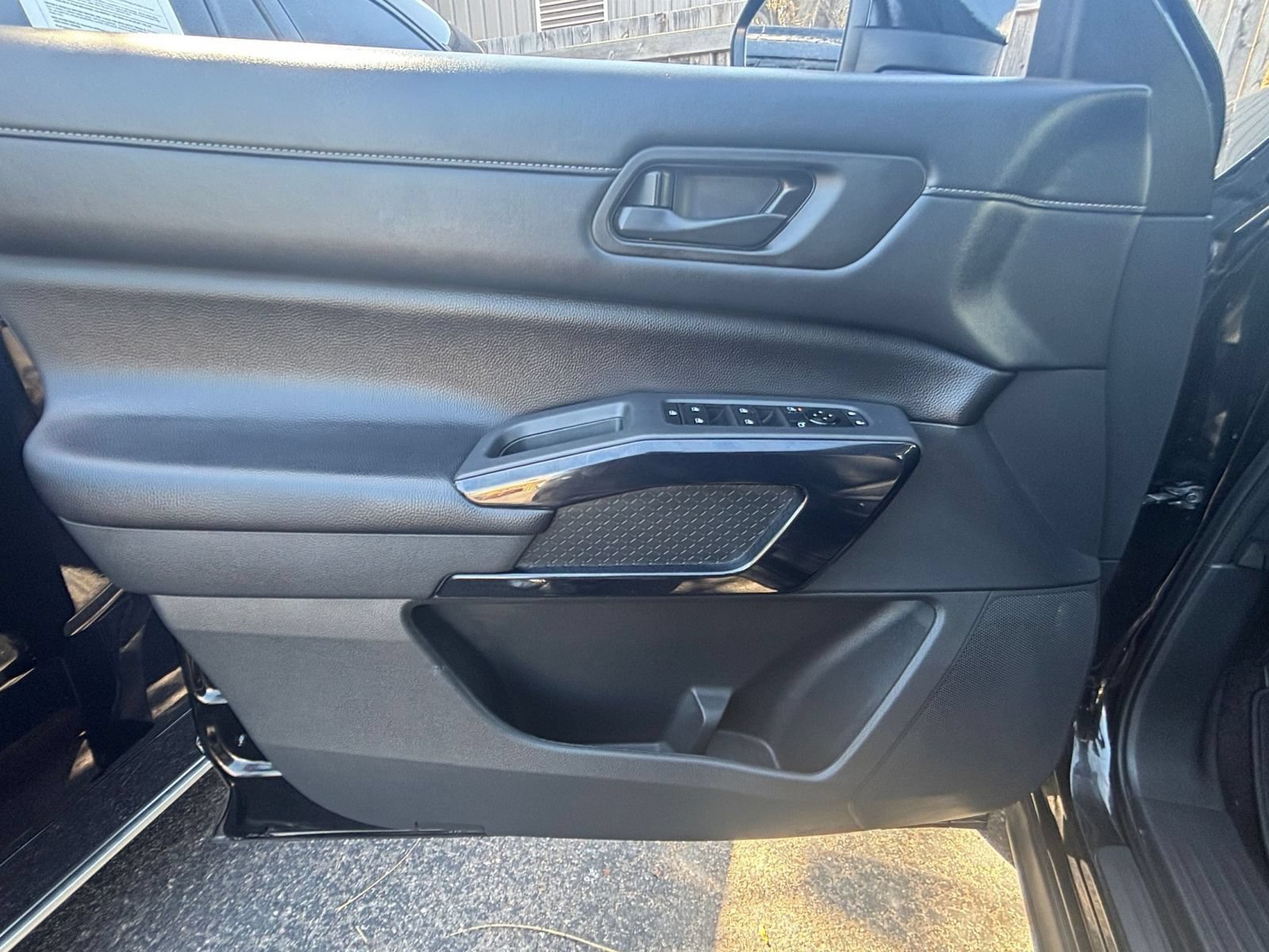 Used 2025 Nissan Pathfinder SV AWD/4WD image 18