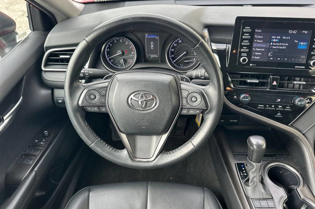 Used 2024 Toyota Camry SE image 14