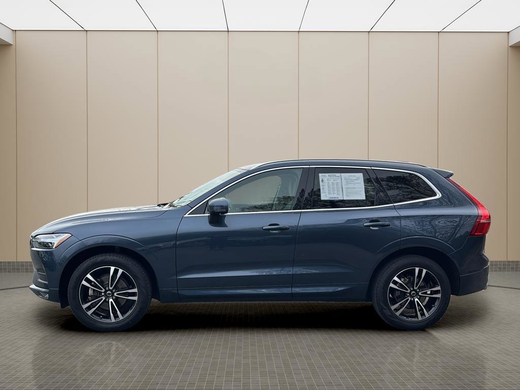 Used 2021 Volvo XC60 T5 Momentum w/ Premium Package image 2