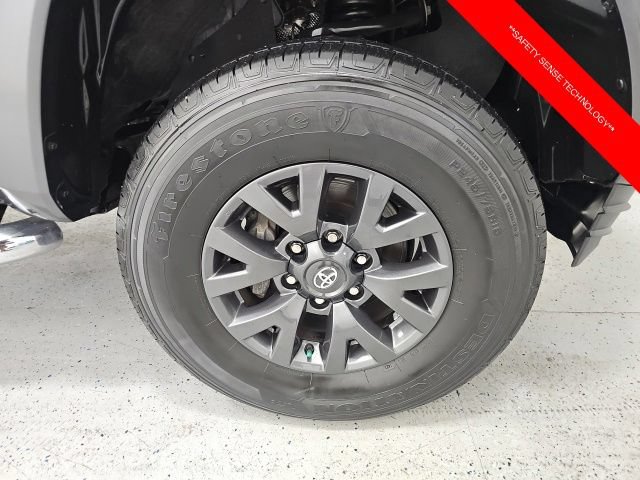 Certified 2023 Toyota Tacoma SR5 AWD/4WD image 9